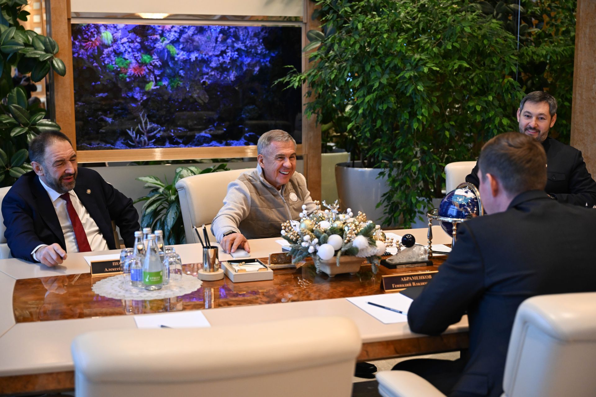 Минниханов и Абраменков обсудили модернизацию ряда предприятий Татарстана