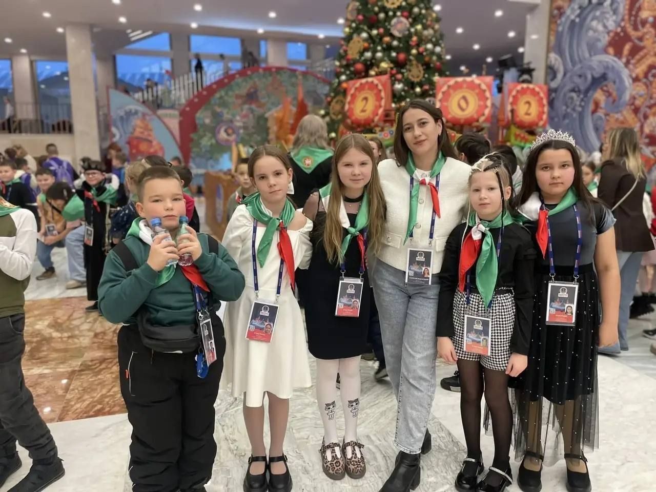 Более 100 детей бойцов СВО из Татарстана посетили Кремлевскую елку в Москве