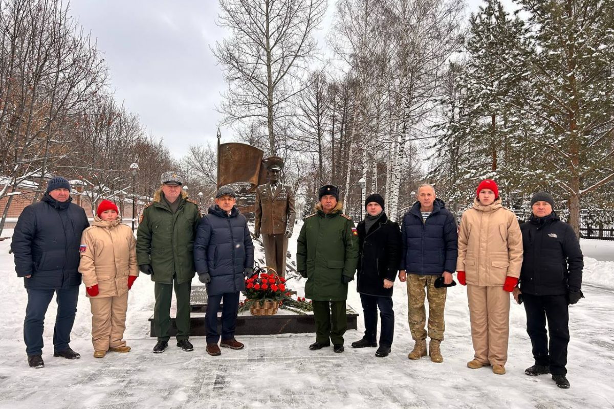 В Казани и Лаишеве почтили память Героя Советского Союза Бориса Кузнецова