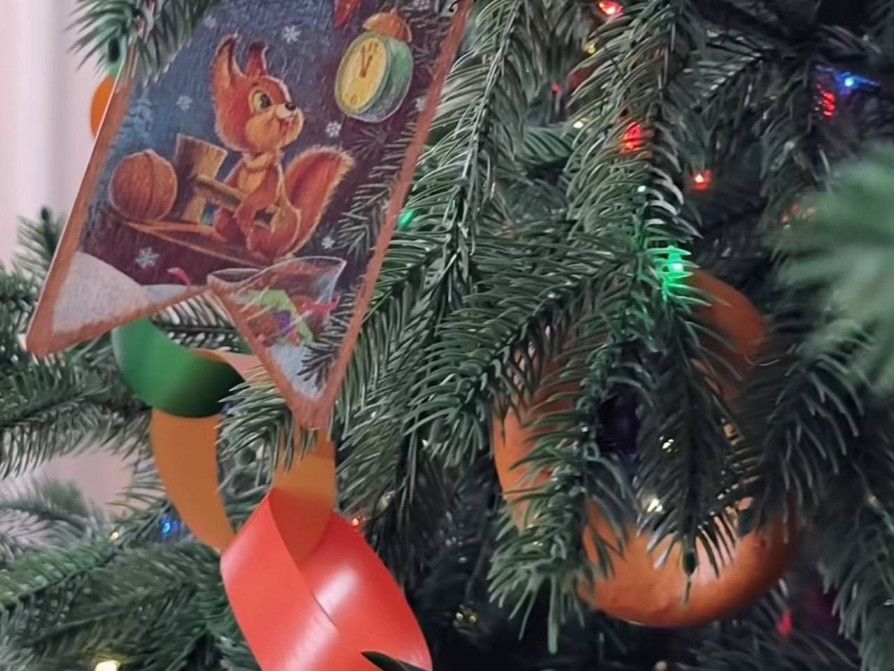 Чтобы всё как в детстве: жители Татарстана к Новому году нарядили елки в советском стиле