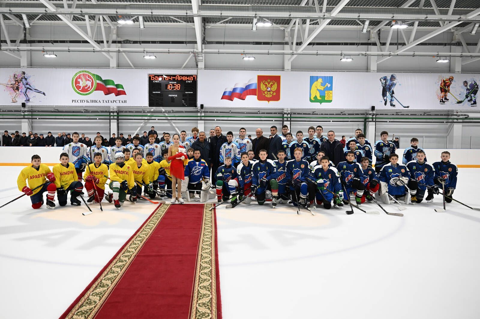 Минниханов посетил новый ледовый дворец в Балтасинском районе