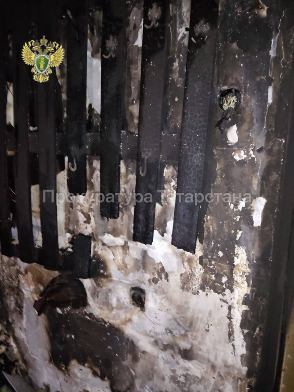 Двое детей госпитализированы после пожара в общежитии в Бугульме