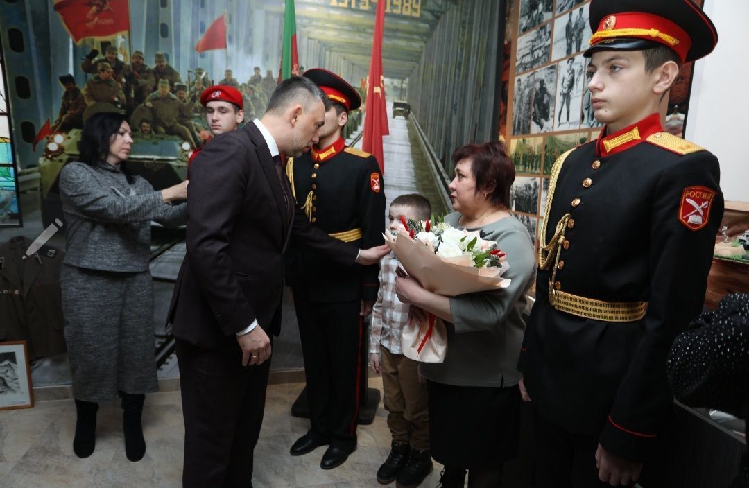 В Бугульме вручили ордена Мужества близким героев СВО