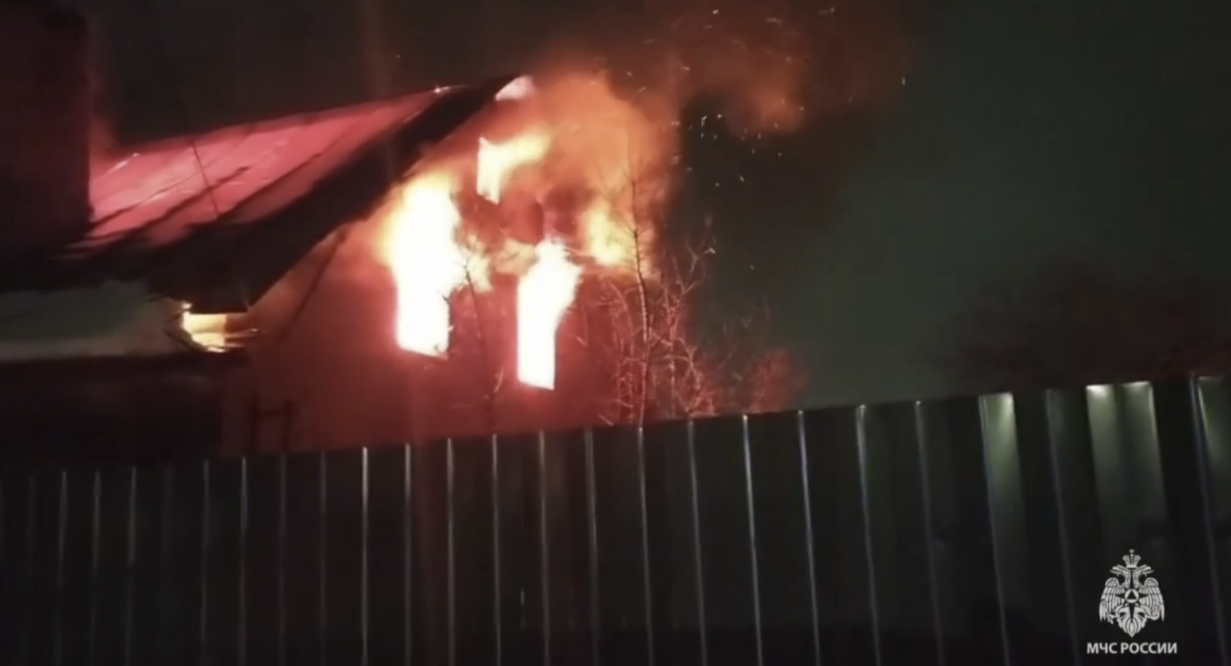 Подросток и двое взрослых погибли при пожаре в Зеленодольском районе