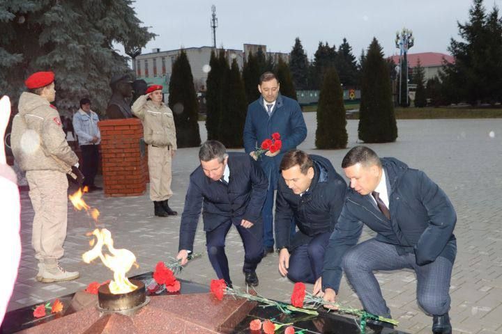 Семьям участников СВО в Апастовском районе вручили ордена и медали