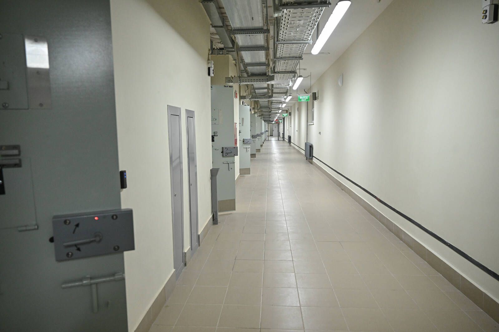 Раис Татарстана, министр юстиции РФ и глава ФСИН открыли новое СИЗО в Казани