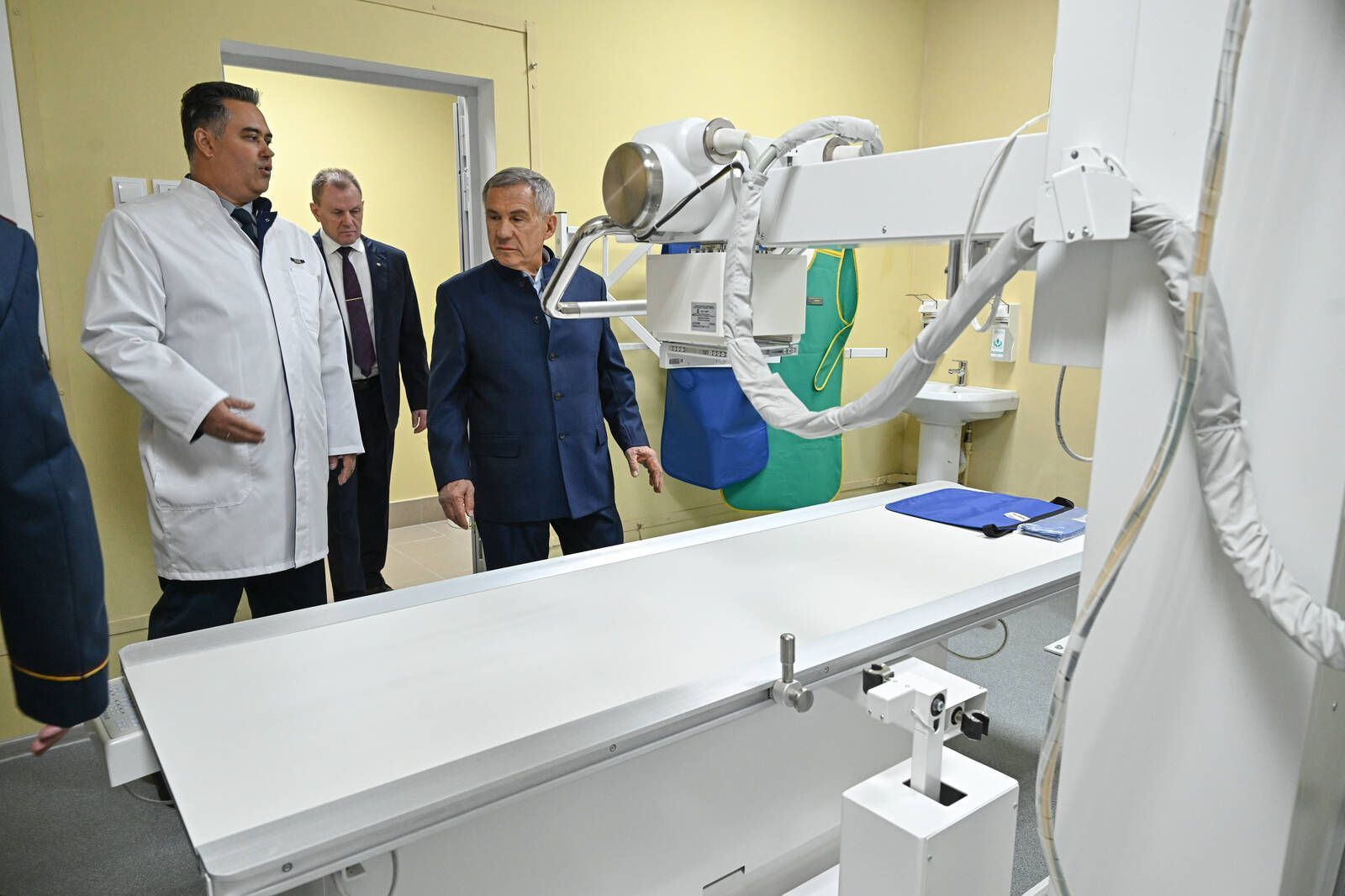 Раис Татарстана, министр юстиции РФ и глава ФСИН открыли новое СИЗО в Казани