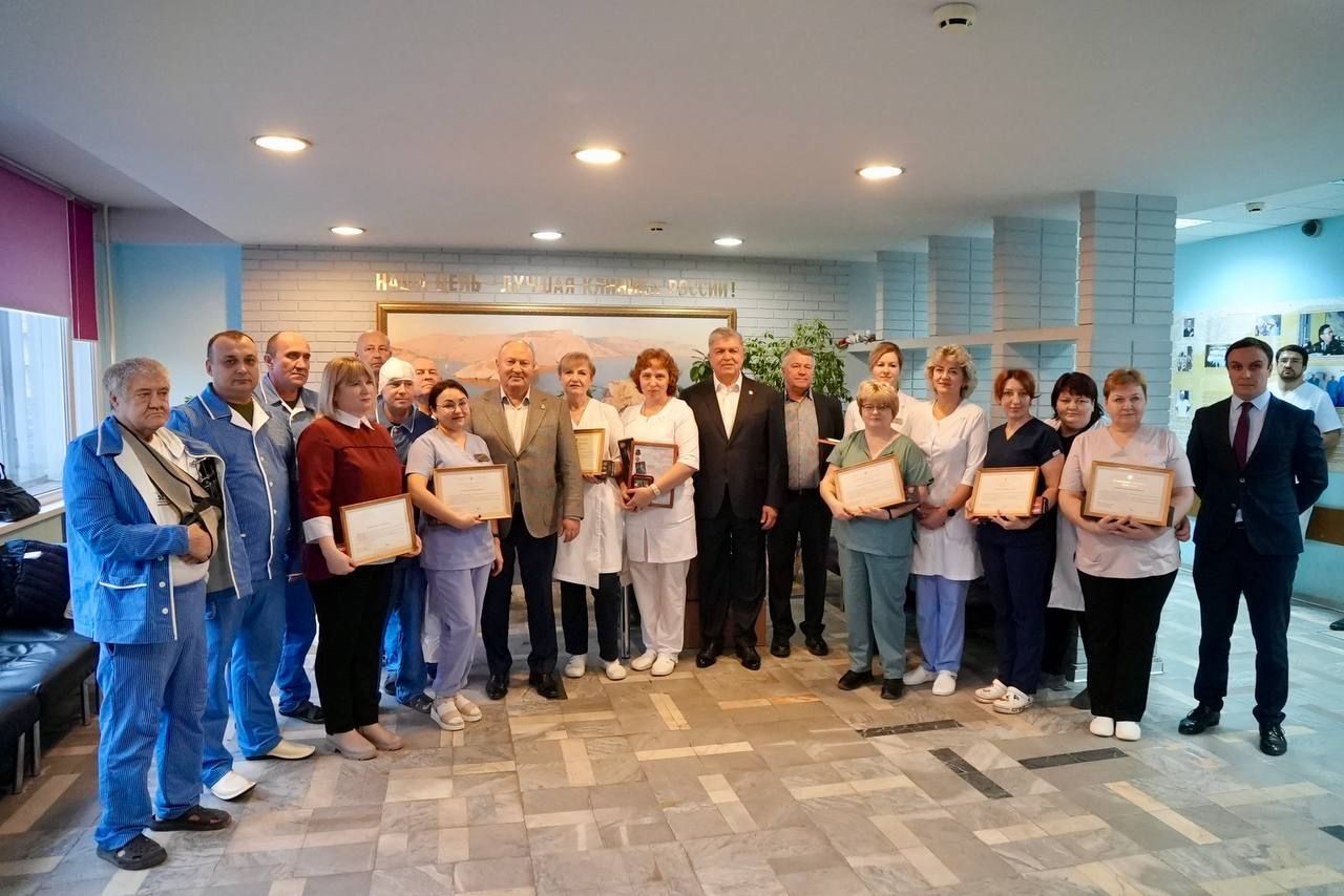 Полпред Татарстана и мэр Челнов встретились с ранеными бойцами СВО в госпитале Бурденко