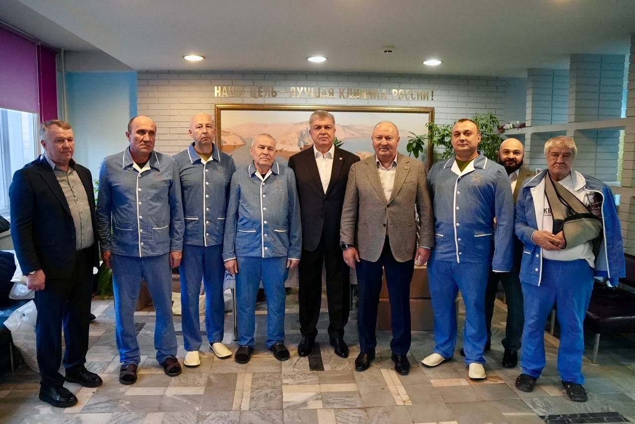 Полпред Татарстана и мэр Челнов встретились с ранеными бойцами СВО в госпитале Бурденко