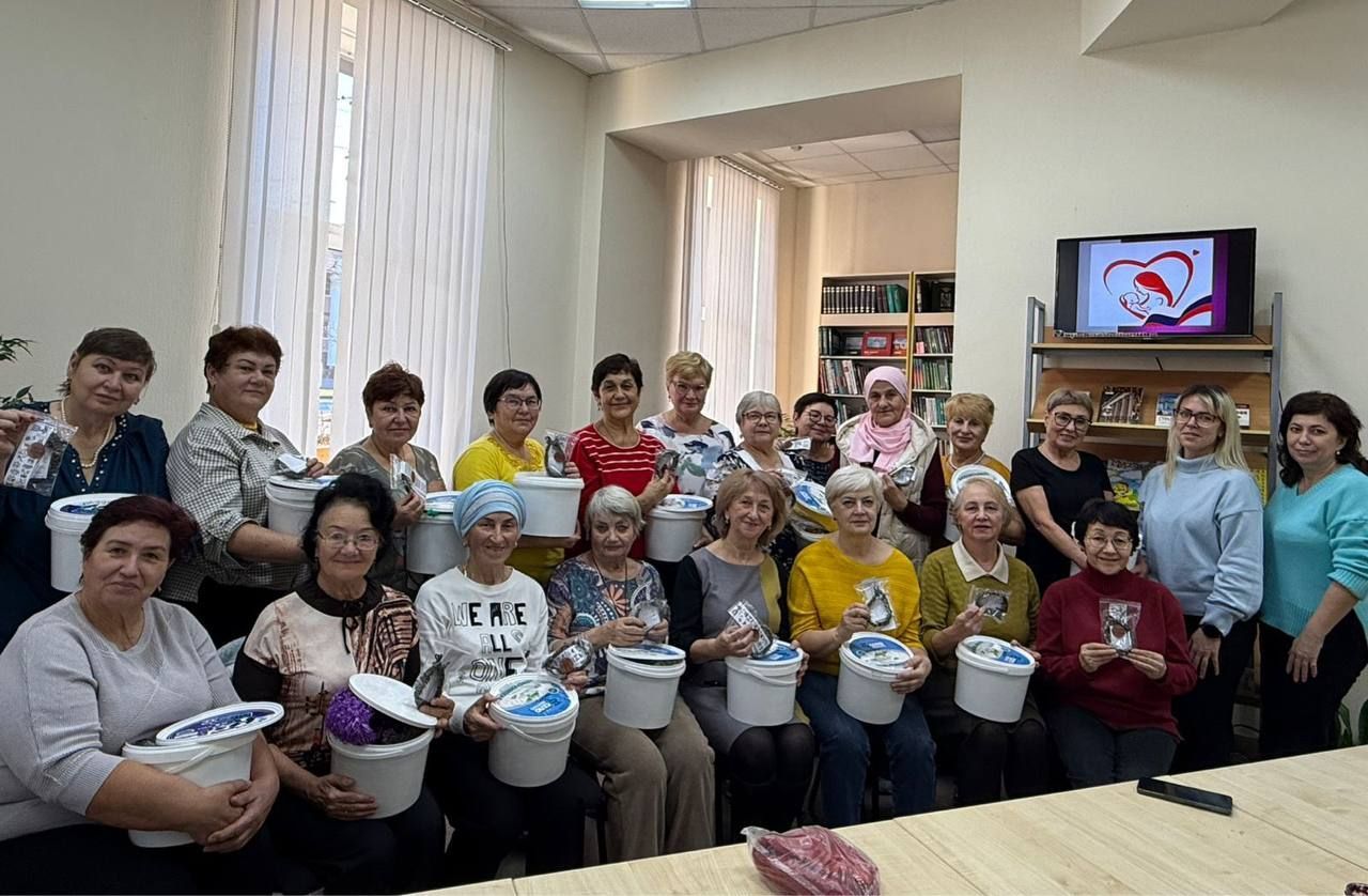 В Альметьевске волонтеры изготовили более 100 «браслетов выживания» для бойцов СВО