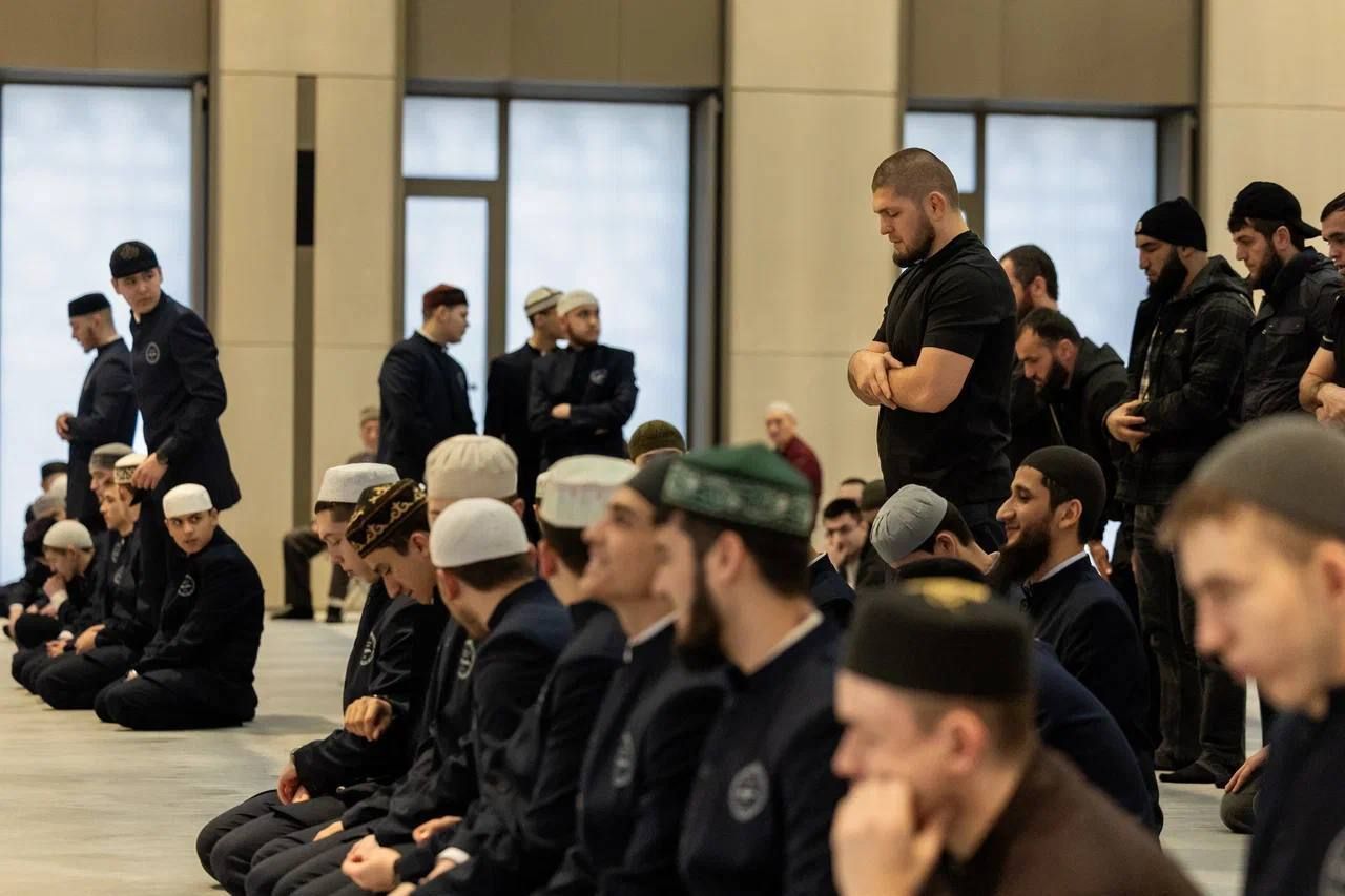 Чемпион UFC Хабиб Нурмагомедов посетил Альметьевск