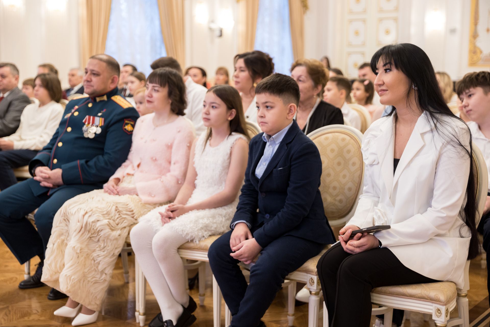 В Казани наградили многодетных горожан за сохранение семейных ценностей