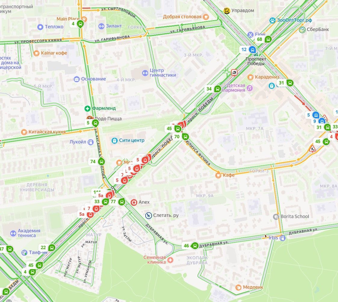 Из-за ливня встали трамваи на проспекте Победы в Казани