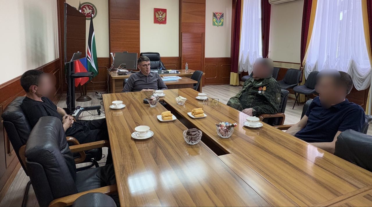 Руководитель исполкома Лениногорского района встретился с бойцами СВО