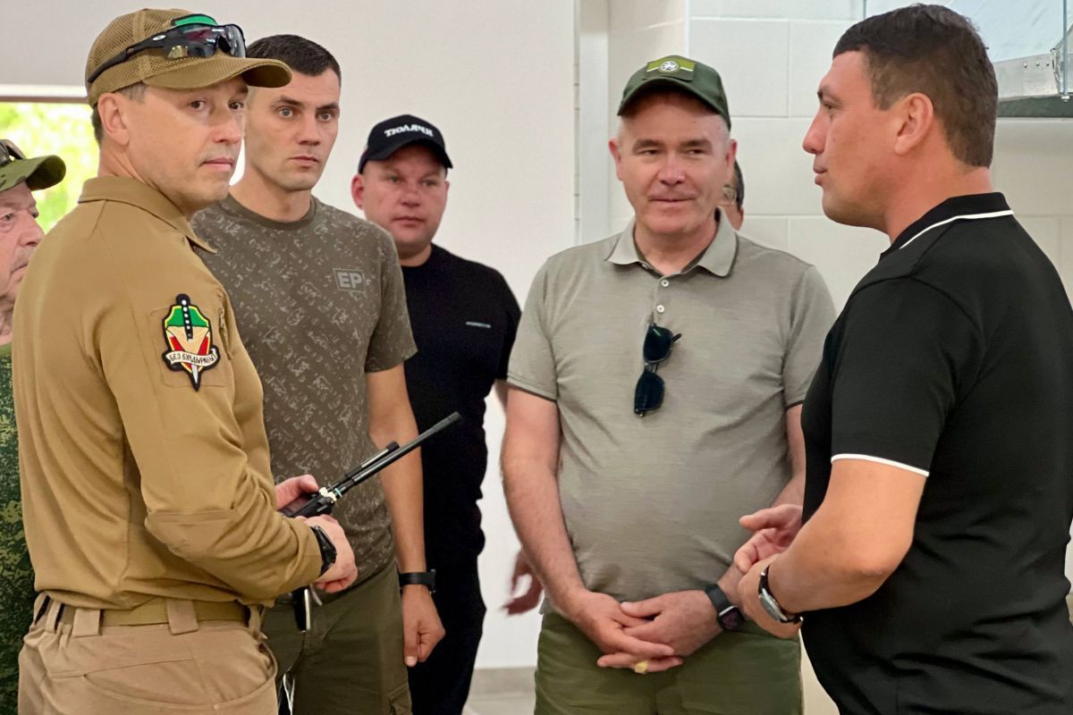 Делегация Татарстана в Рубежном осмотрела пищеблок горбольницы после капремонта