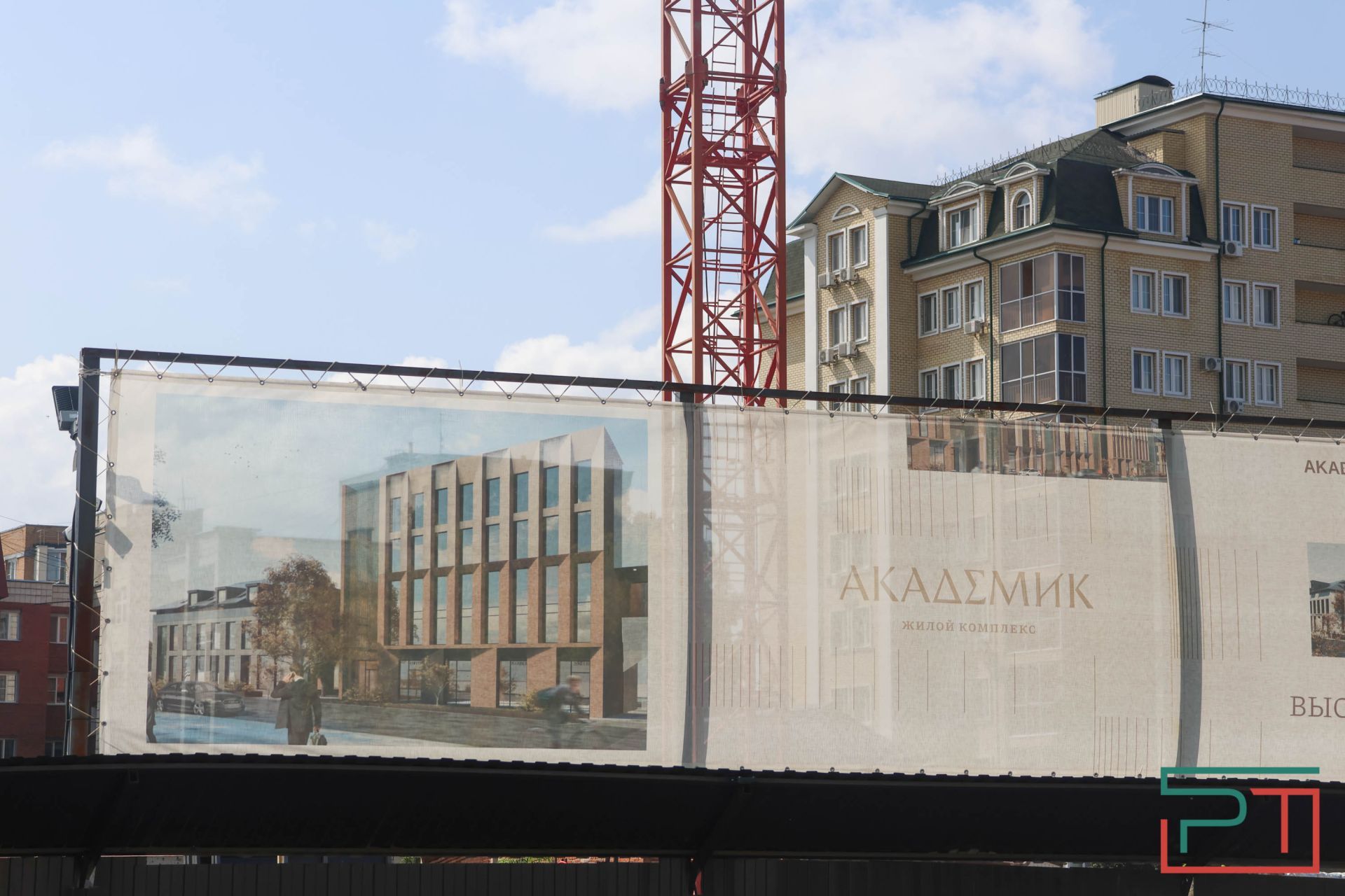 Задрожал и треснул: старый детсад в Казани не выдержал строительства элитного ЖК по соседству