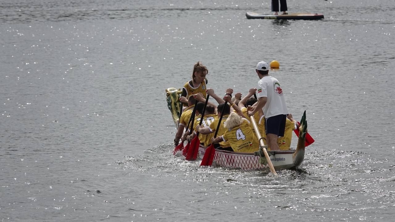 В Казани завершились гонки на китайских лодках «Дракон» — фото