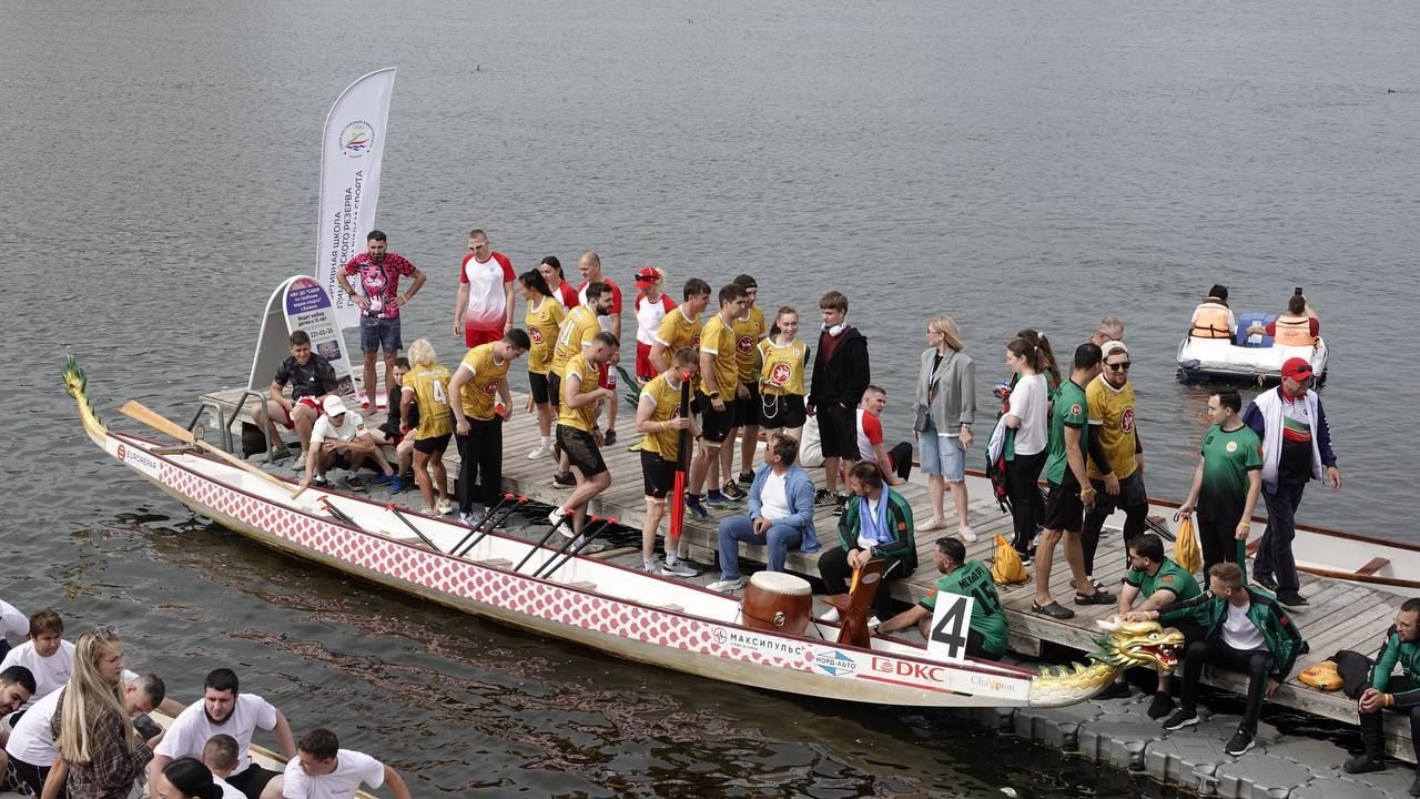 В Казани завершились гонки на китайских лодках «Дракон» — фото