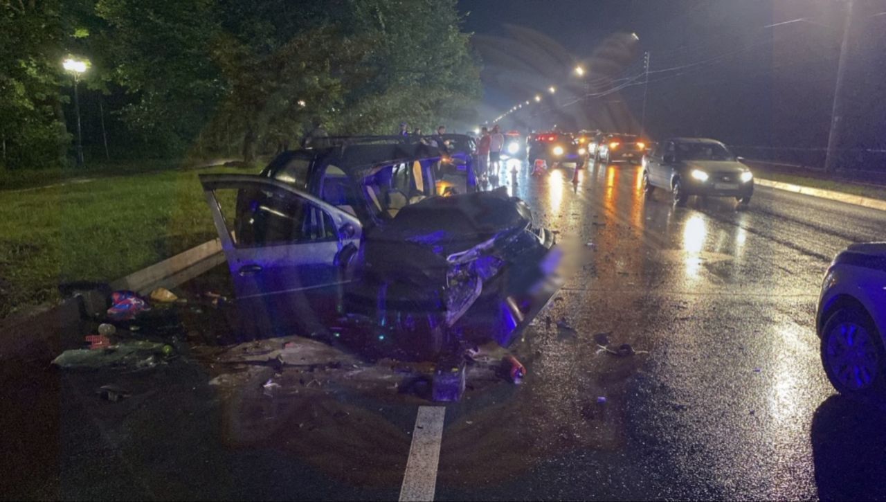 В Татарстане лоб в лоб столкнулись Audi и Renault - женщина-водитель погибла