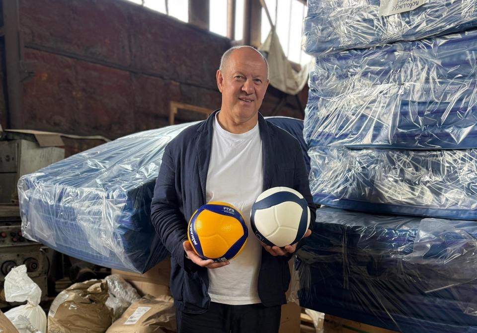 Татарстан закупил и отправил спортивный инвентарь для школ и детсадов Рубежного