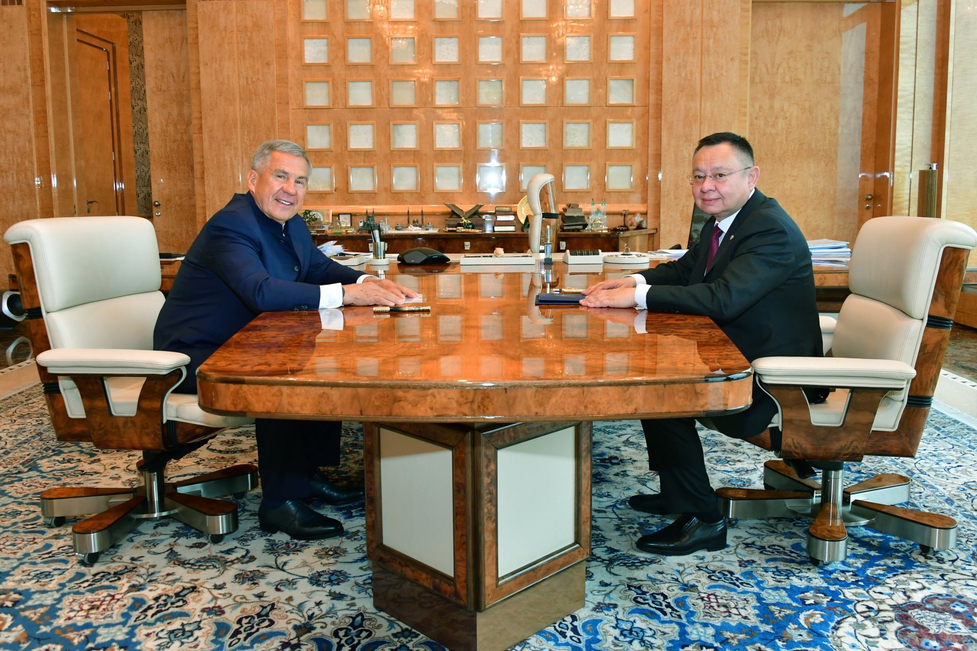 Минниханов и Файзуллин обсудили реализуемые в РТ программы в сфере строительства и ЖКХ