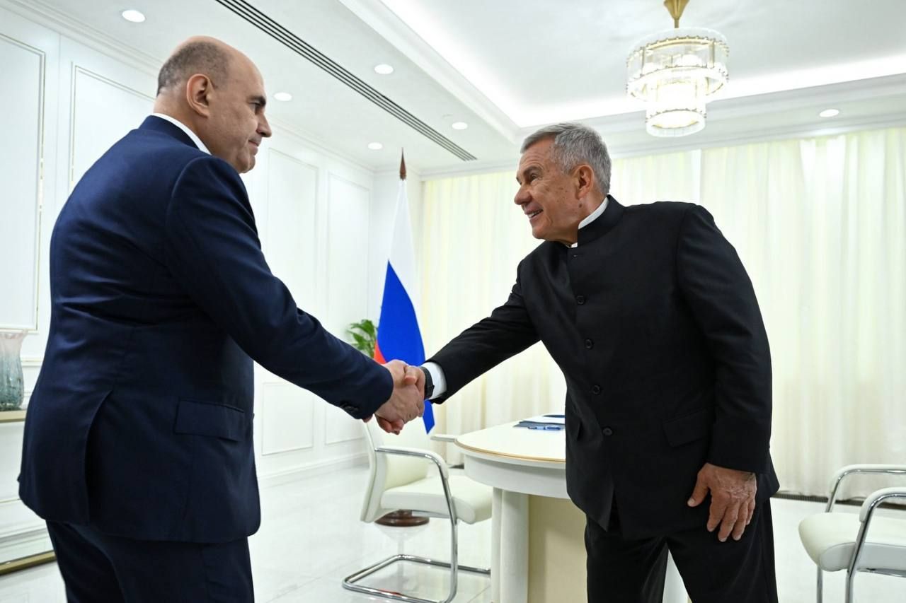 «Вас поддерживает Президент»: Мишустин пожелал удачи Минниханову на выборах Раиса РТ