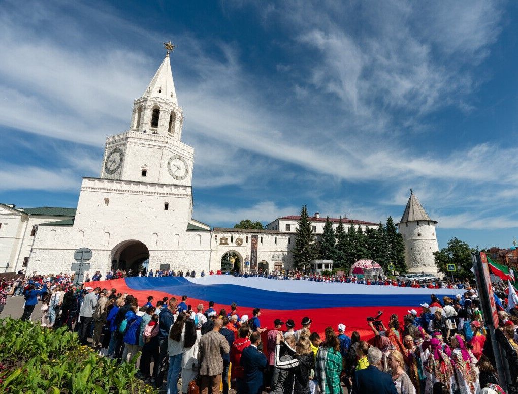 Свобода, вера и мужество: как в Татарстане отметят День государственного флага