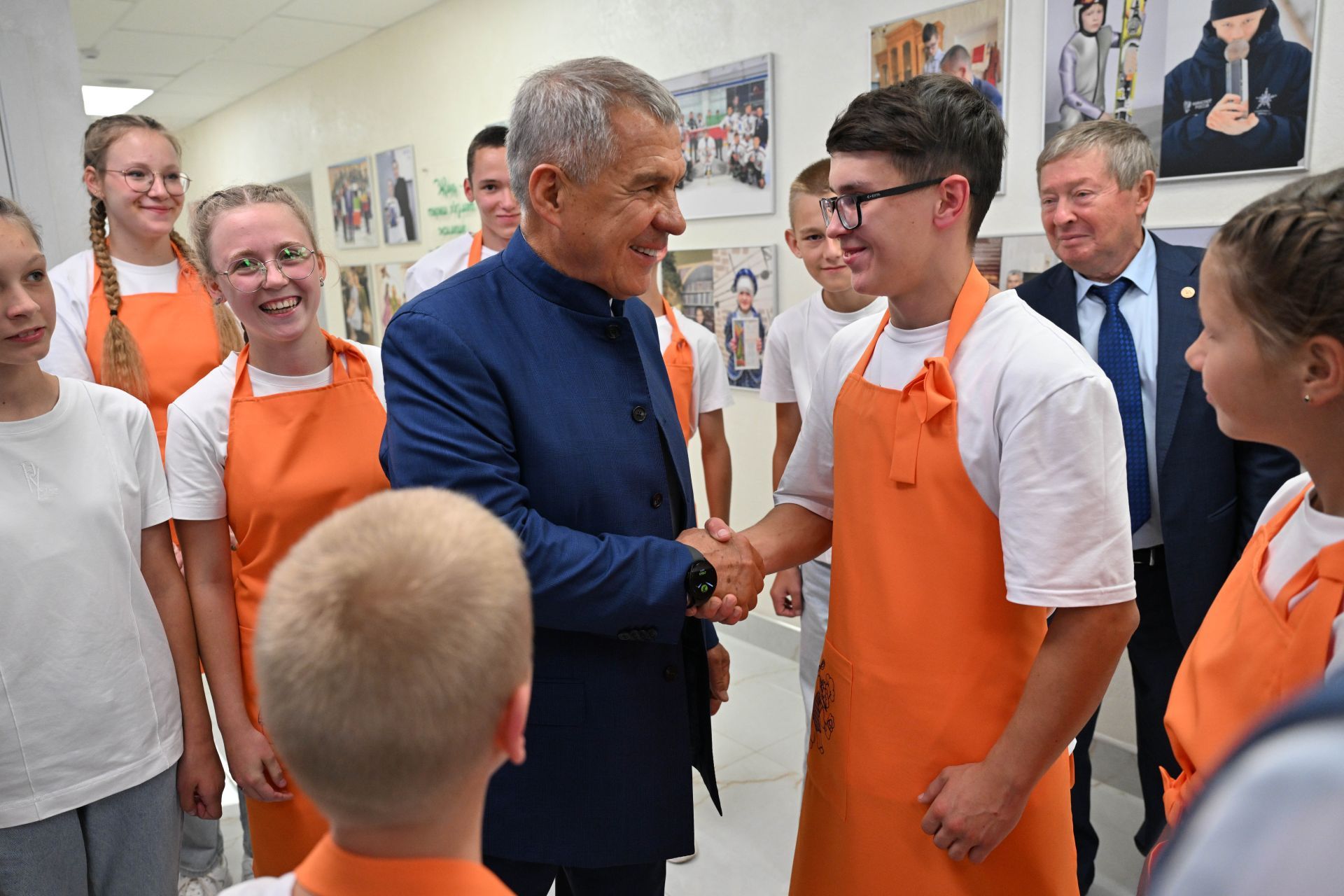 Биолаборатория и чайная фабрика: Минниханов посетил Лениногорский детский дом