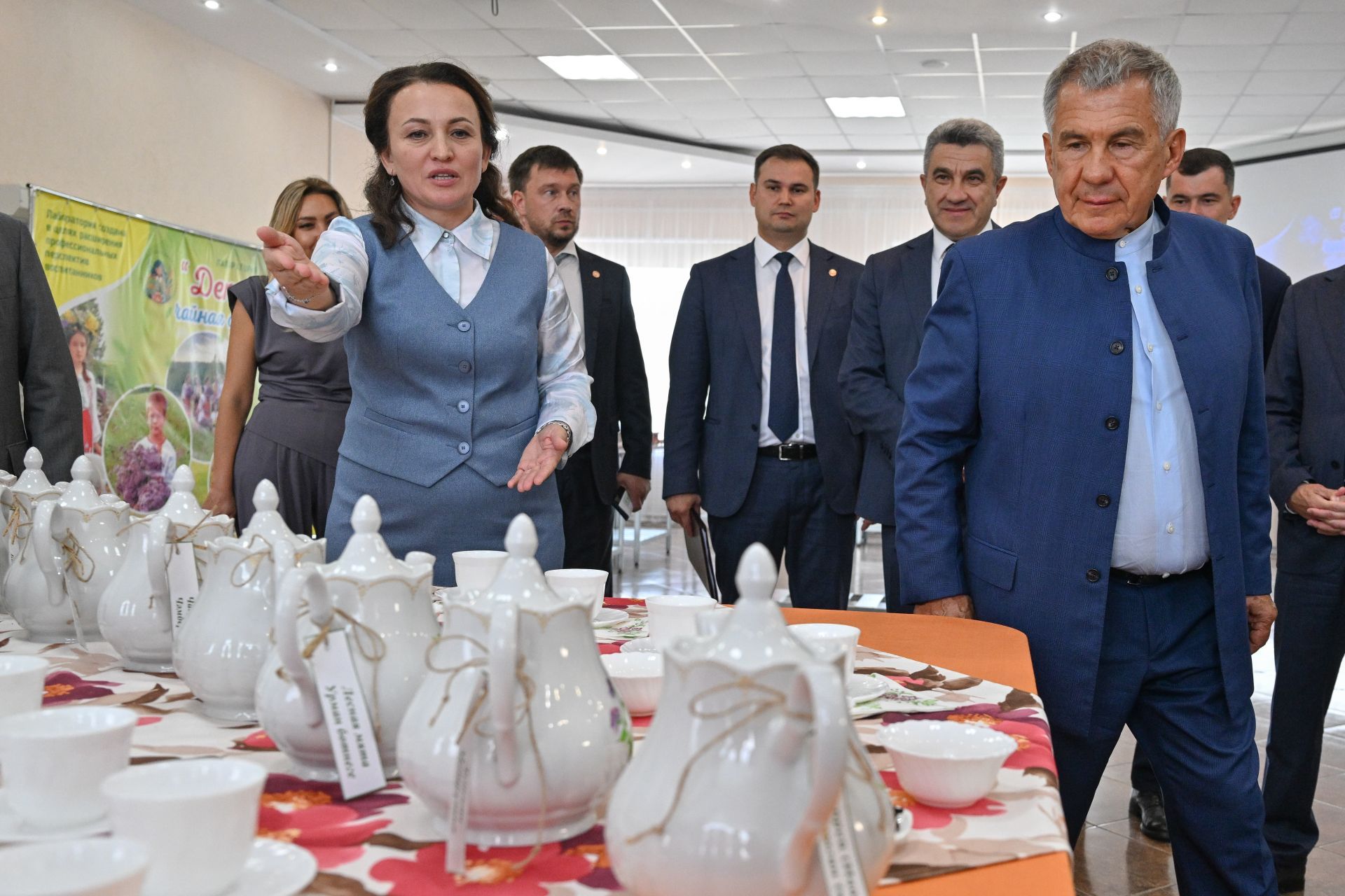 Биолаборатория и чайная фабрика: Минниханов посетил Лениногорский детский дом