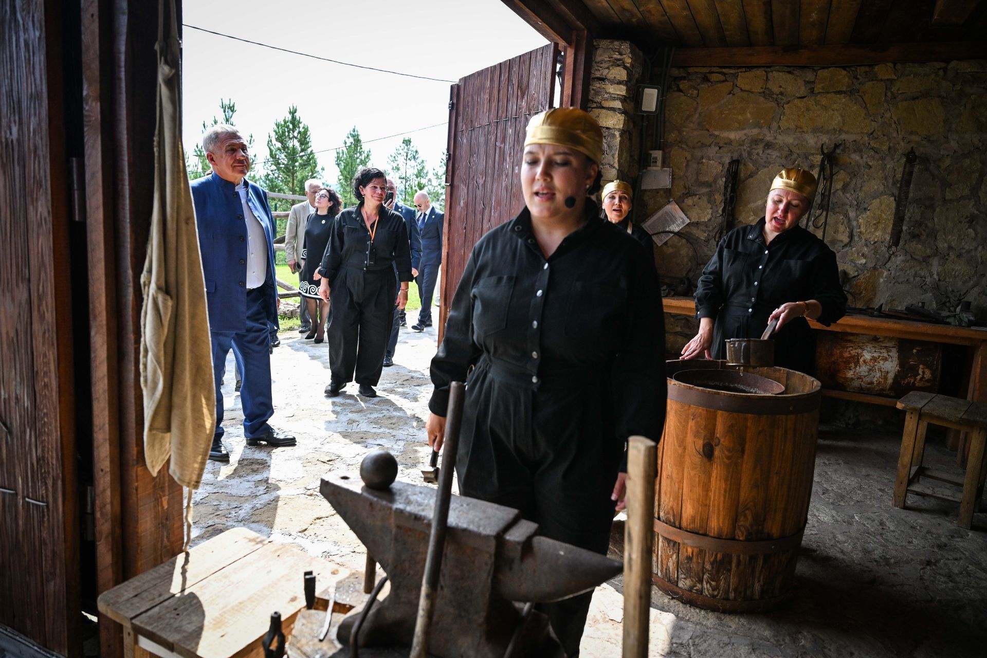 Минниханов посмотрел мюзикл о татарстанской нефти в Лениногорске