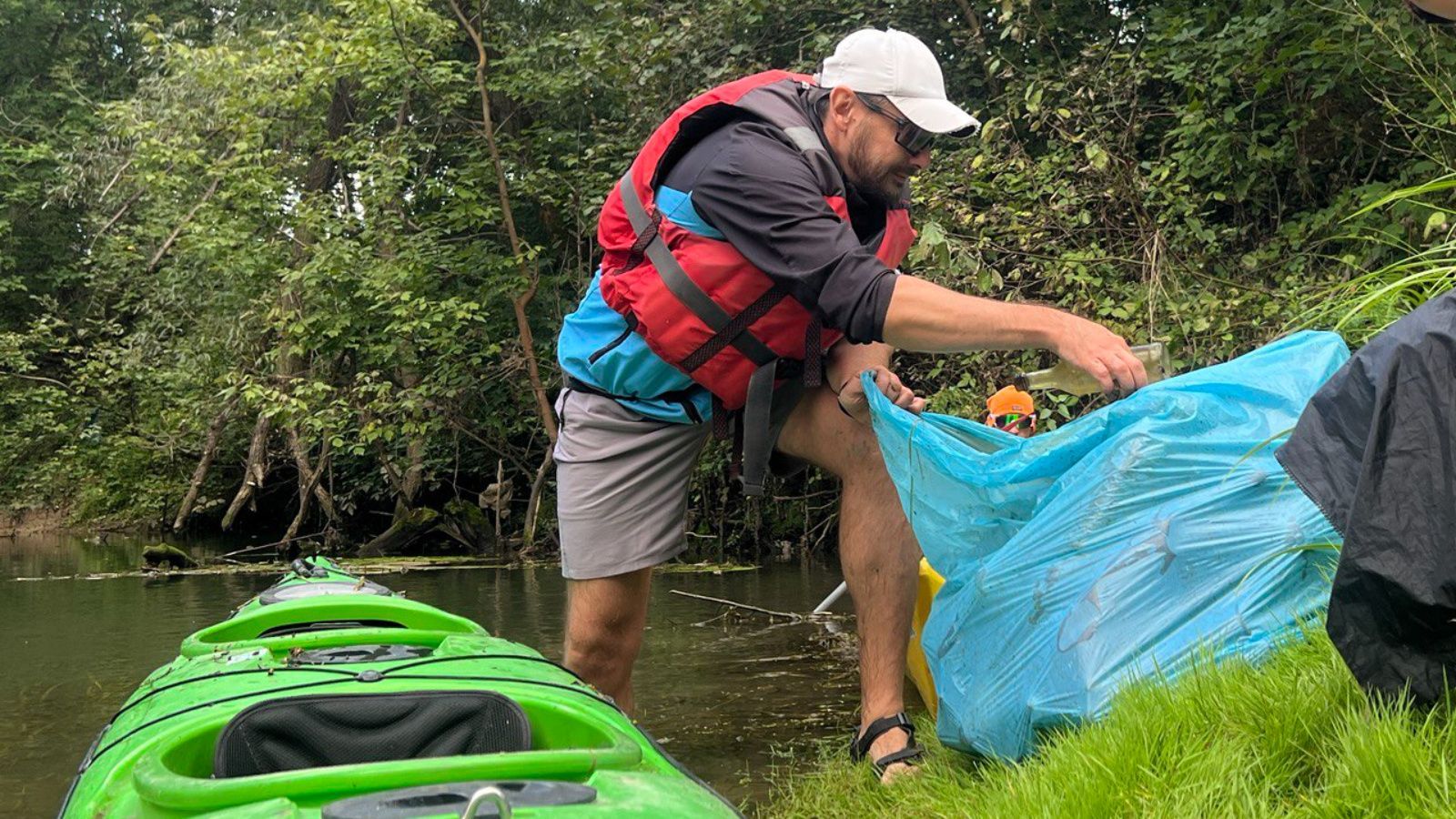 За два года активисты очистили от завалов деревьев и мусора 32 км реки Казанки