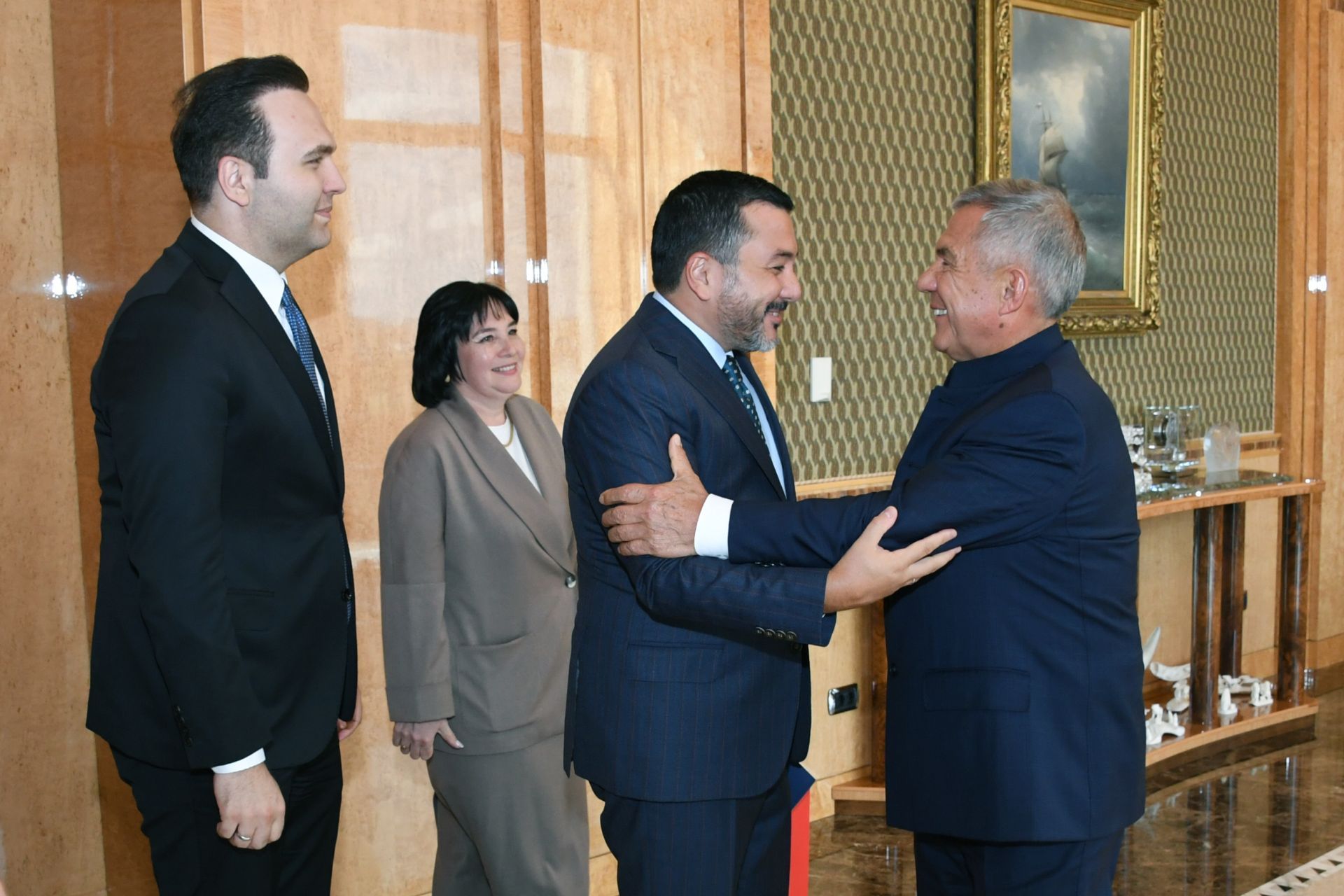 Минниханов и Айхан обсудили участие татарстанцев в проектах Молодежного форума ОИС