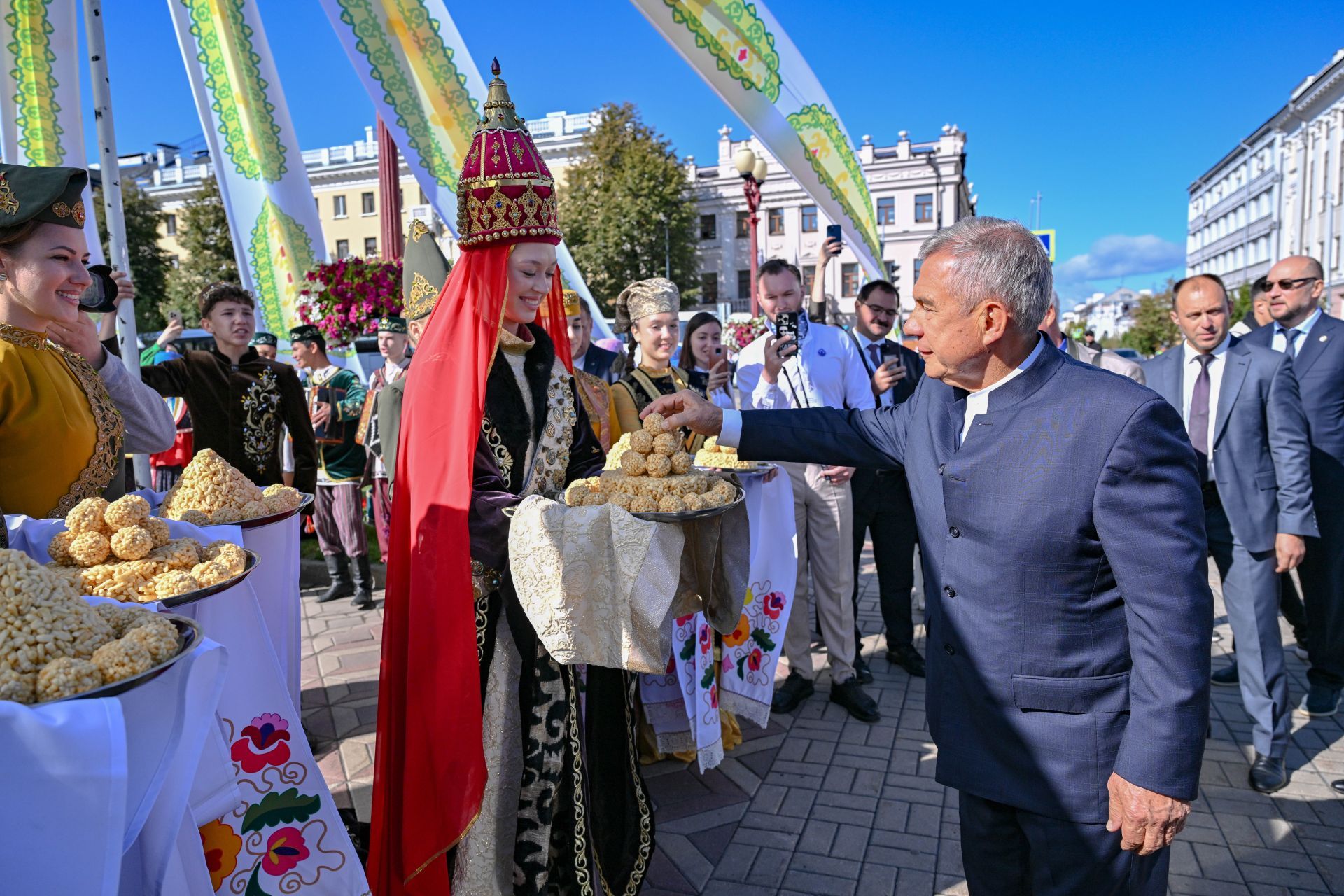 Минниханов и Шаймиев выступили на пленарном заседании Национального собрания ВКТ