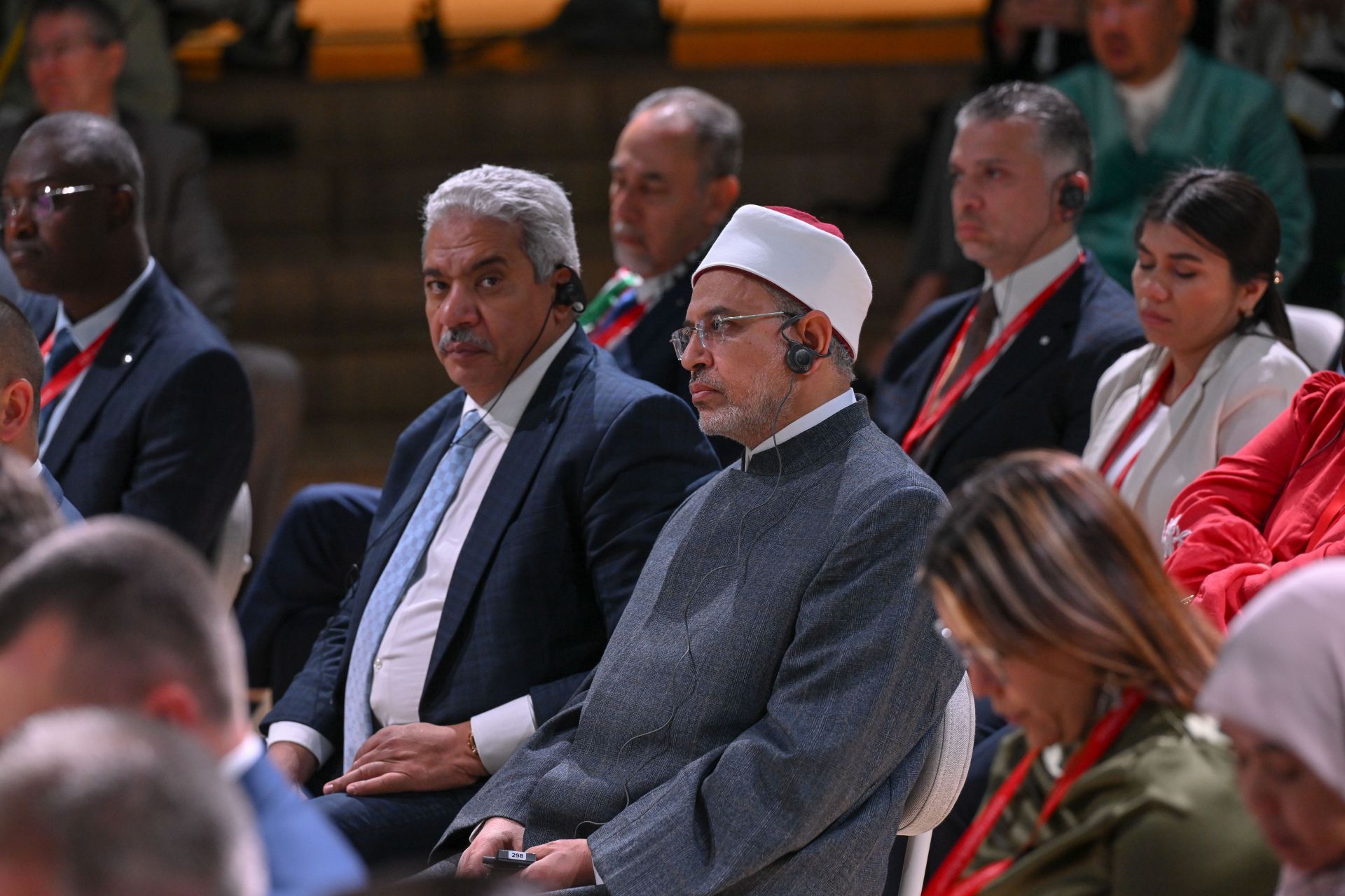 Минниханов и Фальков приняли участие в пленарном заседании Казанского молодежного саммита