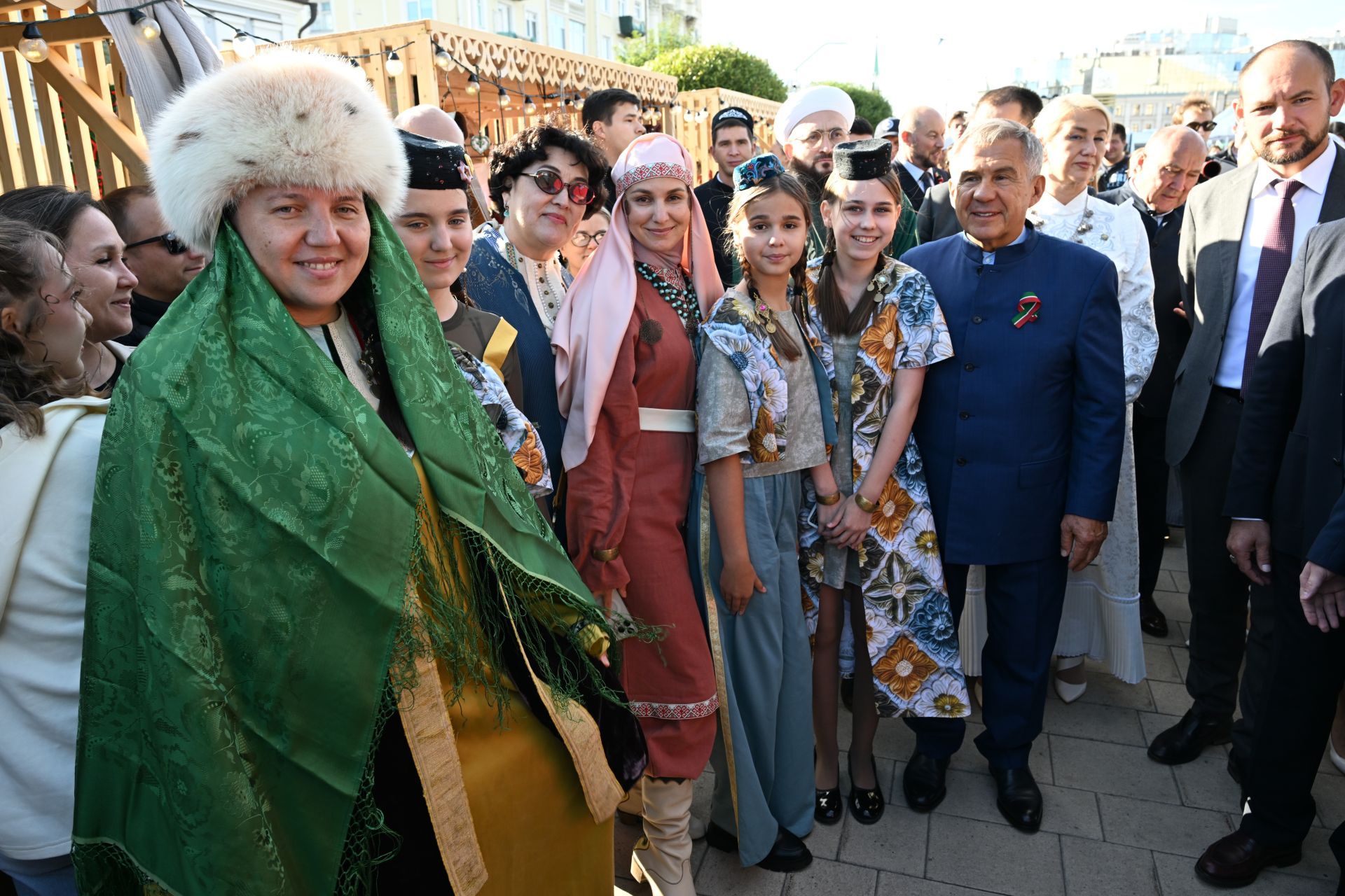 Минниханов в Казани посетил праздничную площадку Мавлид ан-Наби и «Печэн базары»