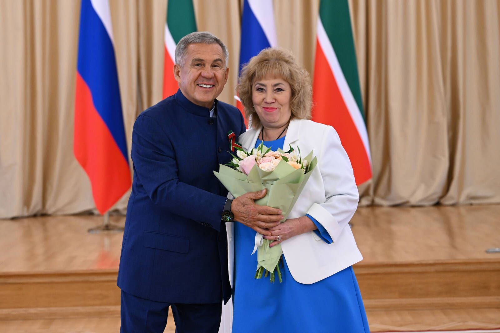 Минниханов вручил государственные награды отличившиеся татарстанцам в Казанском Кремле