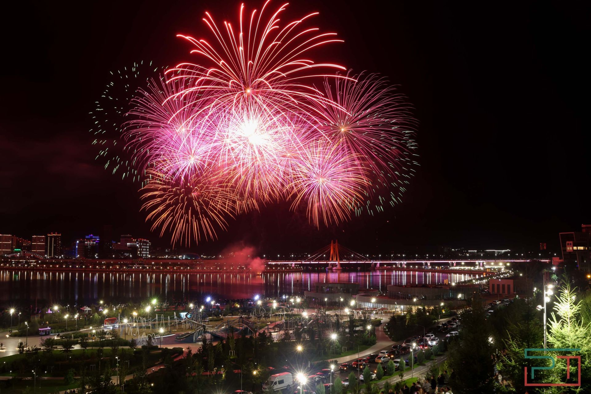 Салют в честь Дня Республики Татарстан и Дня города