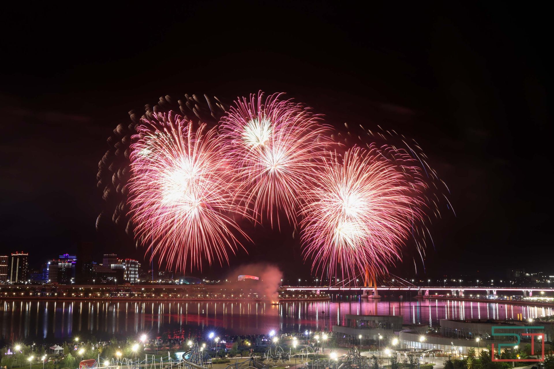 Салют в честь Дня Республики Татарстан и Дня города