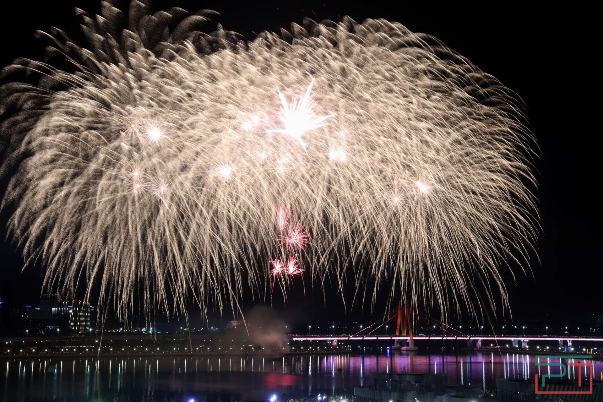 Салют в честь Дня Республики Татарстан и Дня города