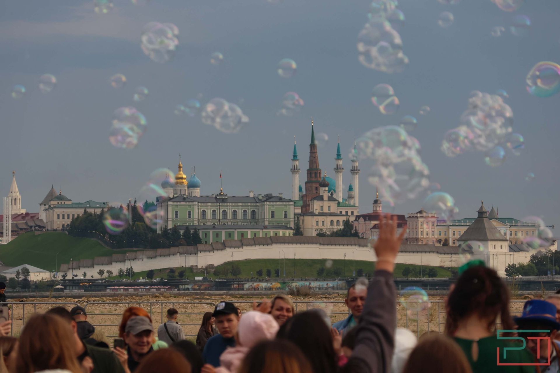 Празднование Дня Республики у «Чаши»