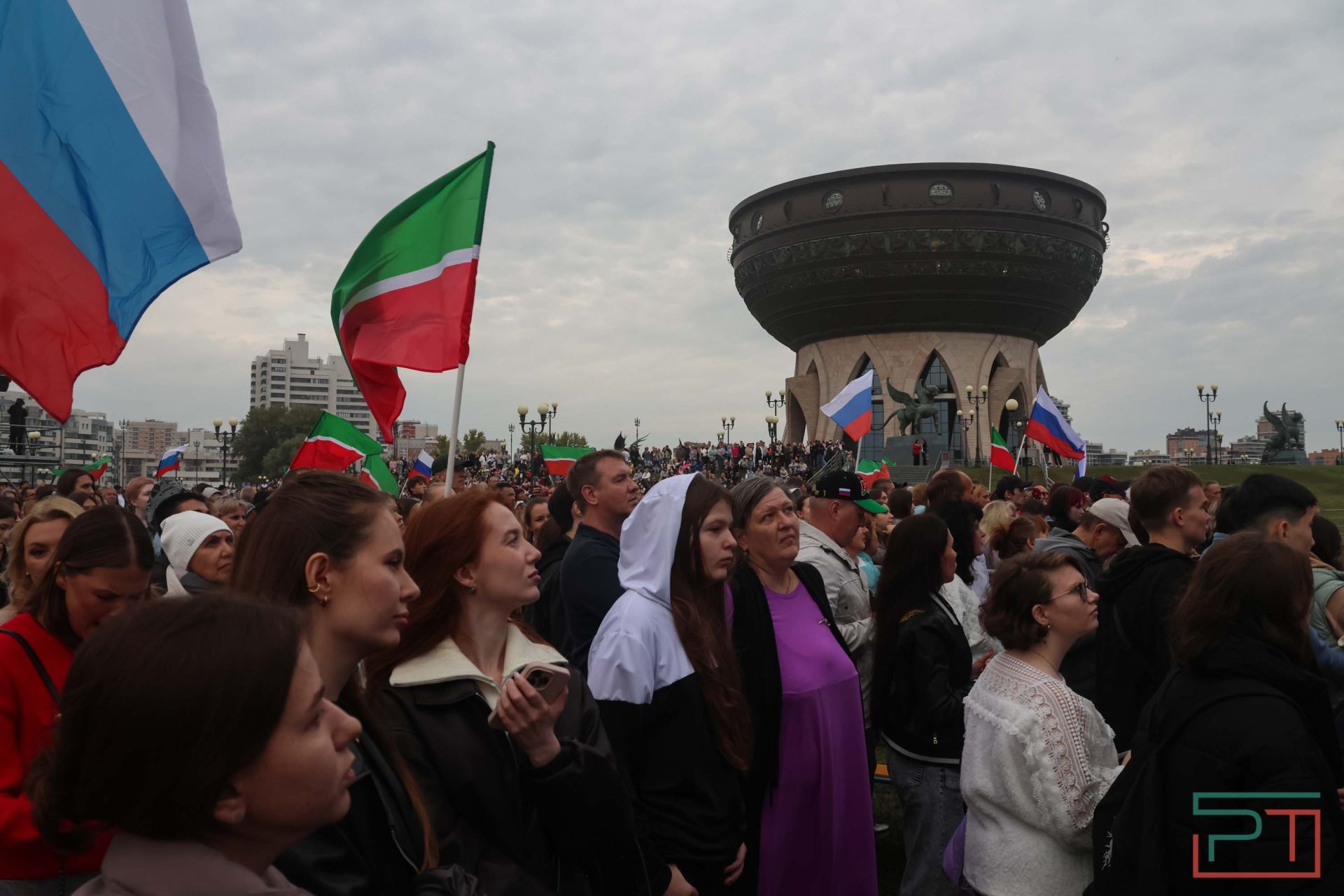 Празднование Дня Республики у «Чаши»