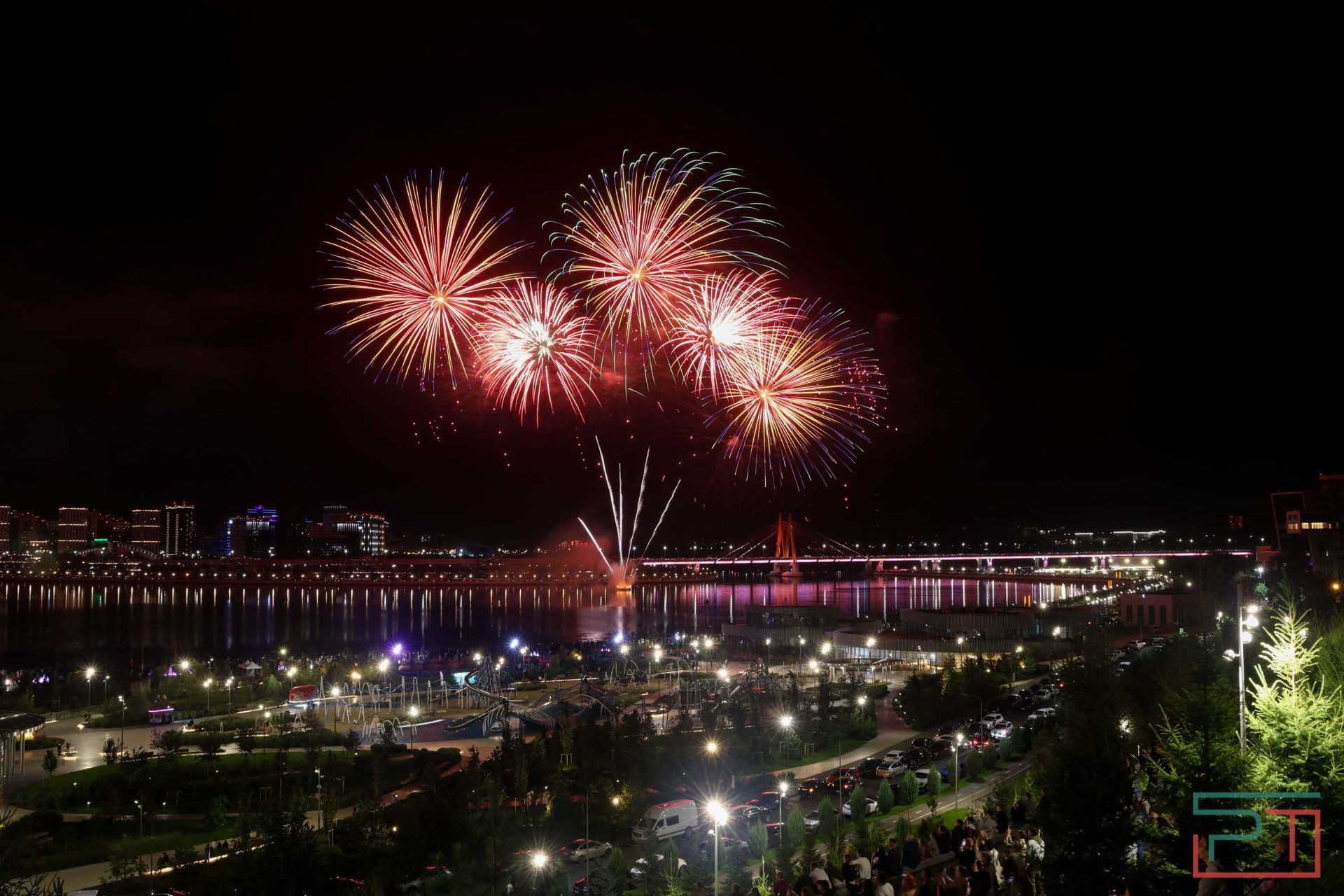 Салют в честь Дня Республики Татарстан и Дня города