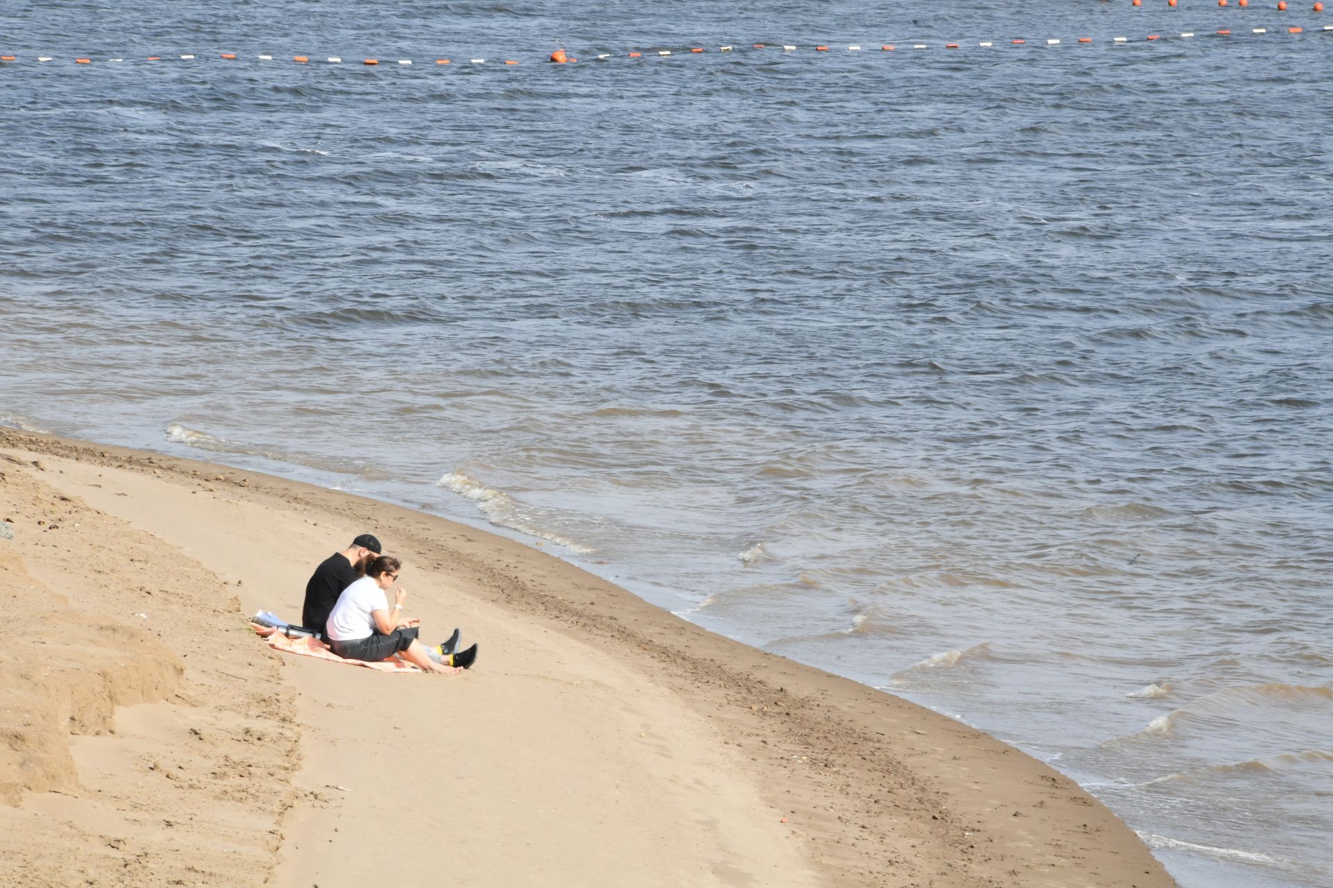 Минниханов осмотрел благоустроенную пляжную зону в Елабуге