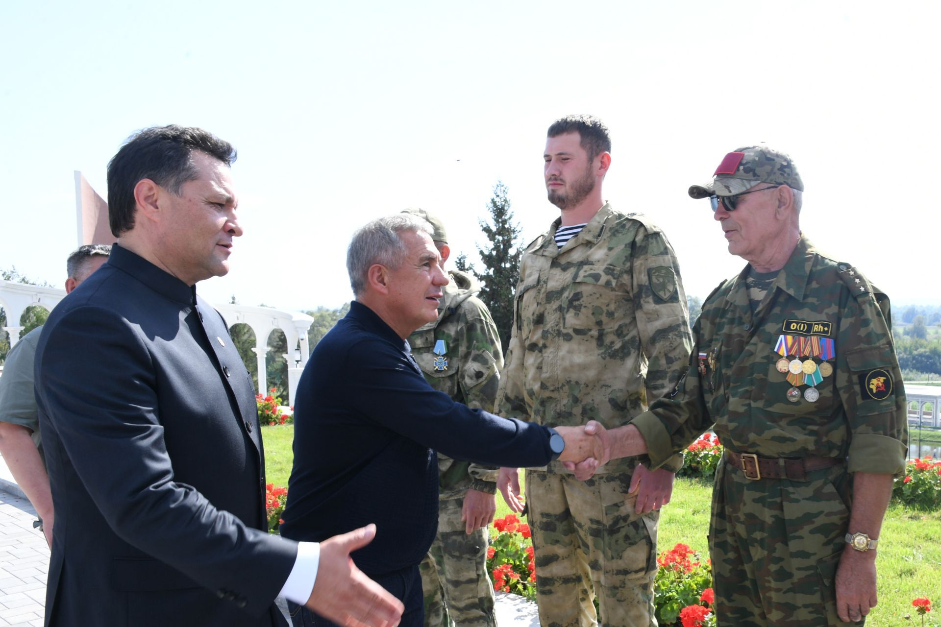 Минниханов посетил обновленный мемориальный комплекс в Елабуге