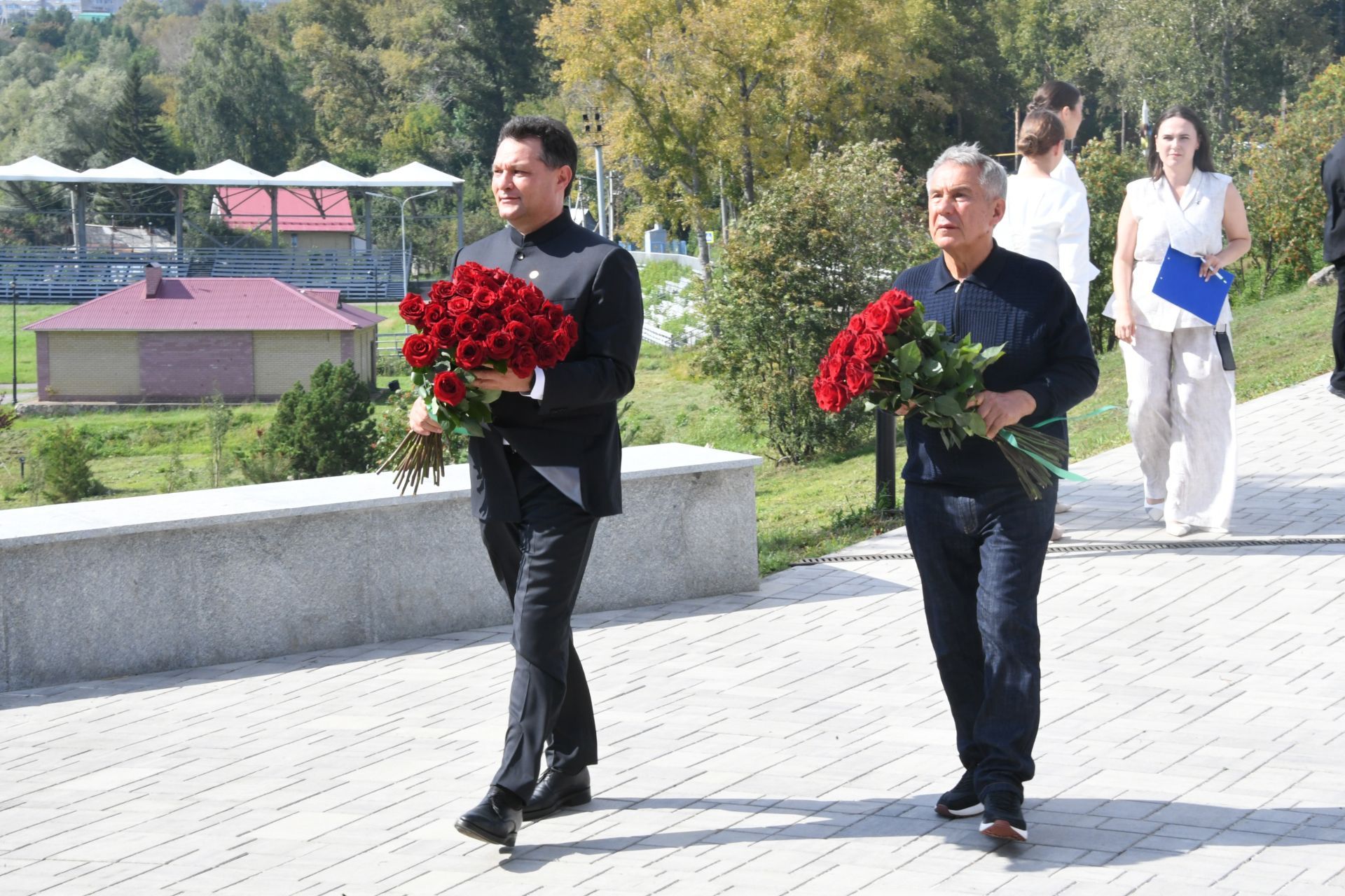 Минниханов посетил обновленный мемориальный комплекс в Елабуге