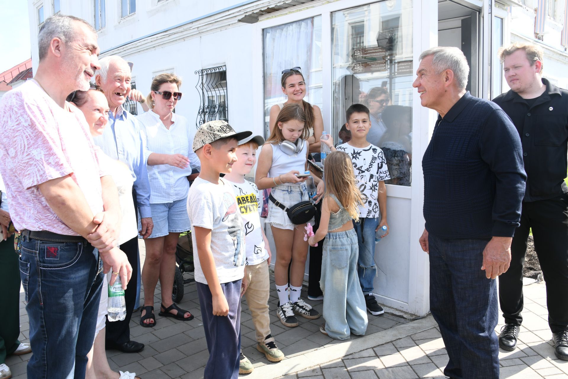 Минниханов поделился воспоминаниями о том, как пошел в первый класс