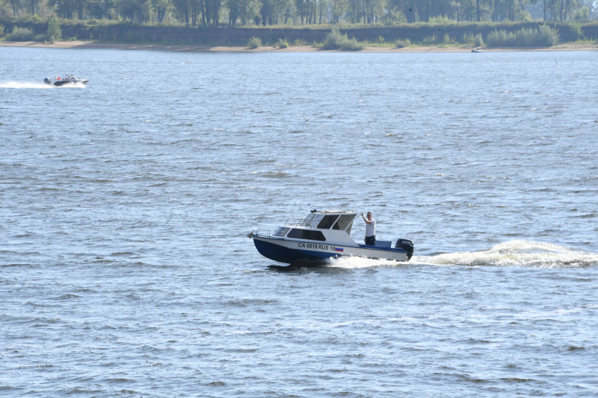 Минниханов осмотрел благоустроенную пляжную зону в Елабуге