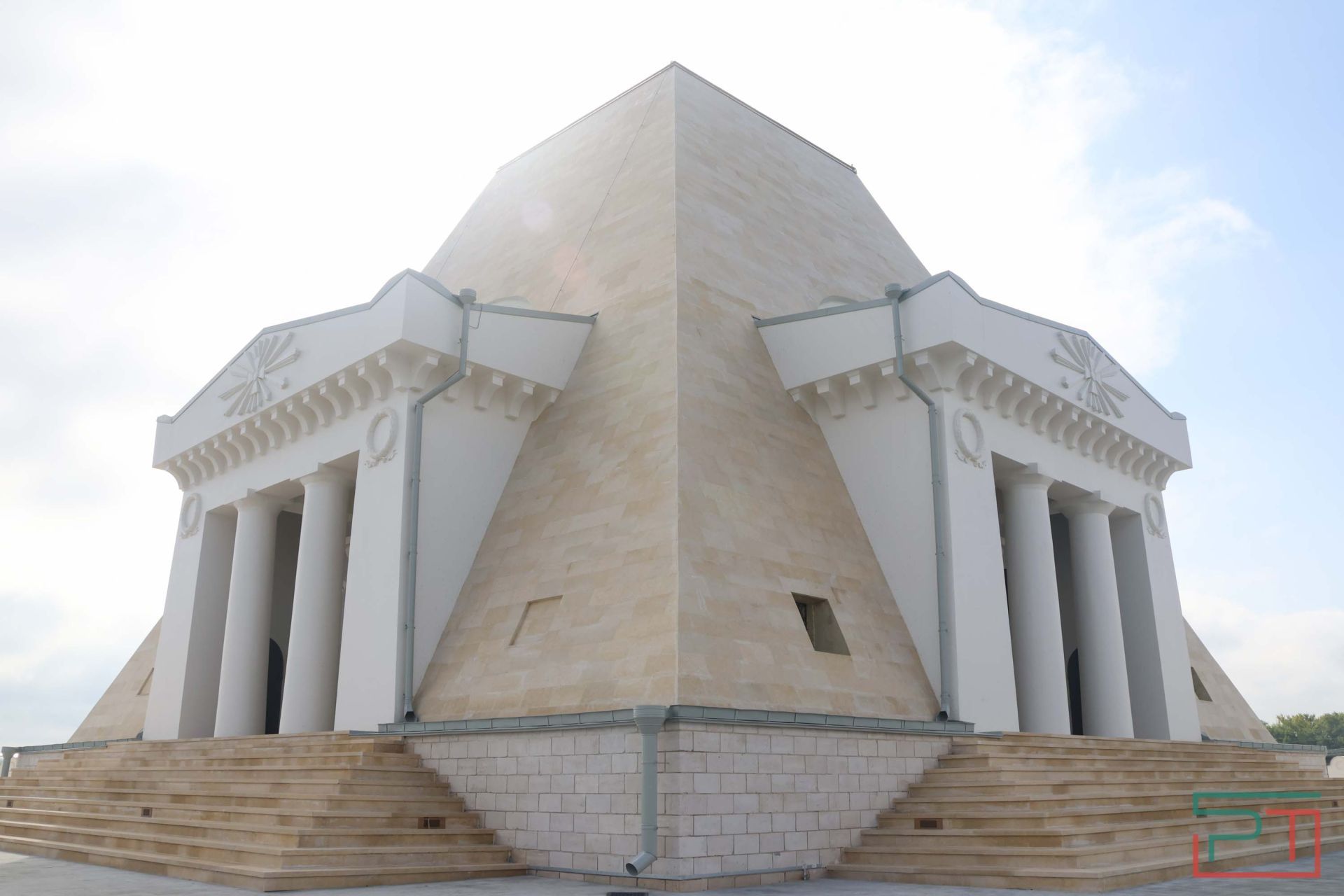 В Казани завершилась реставрация «Памятника павшим воинам»