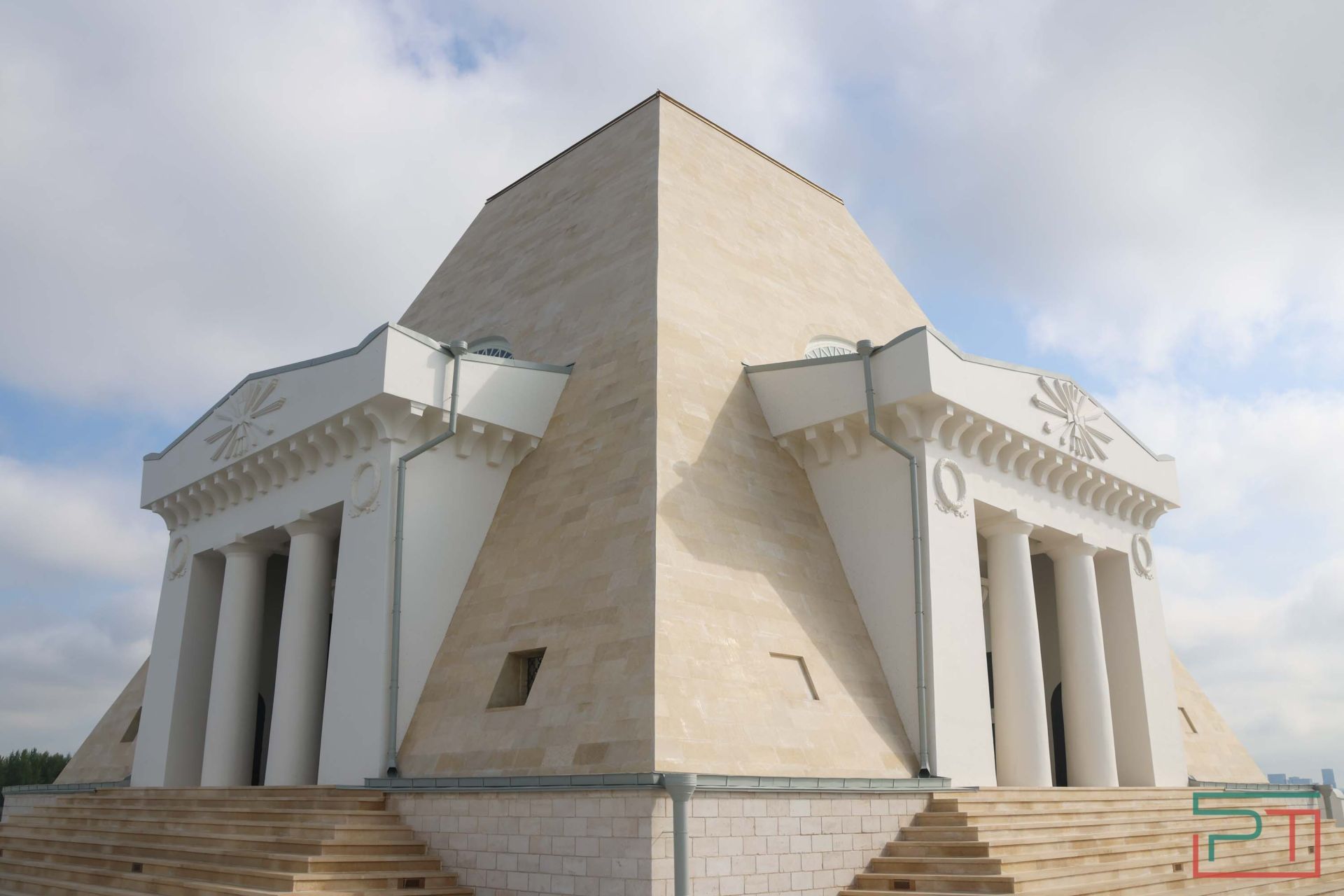 В Казани завершилась реставрация «Памятника павшим воинам»