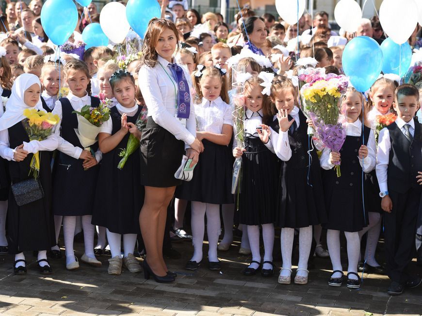 «Цветы свежие. Недорого»: как казанские учителя избавляются от ненужных букетов на 1 сентября